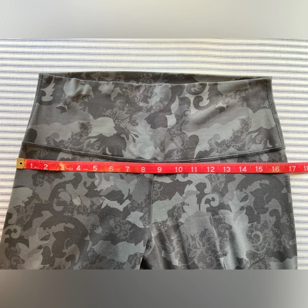 Lululemon Black/Gray Camo Leggings - Picture 6 of 11